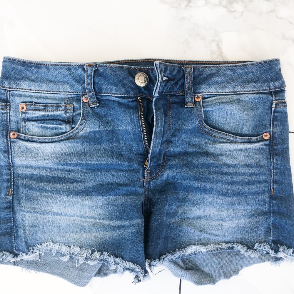 Size 8 American eagle shorts